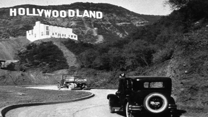 Sejarah Hollywood Sign di Amerika, Awalnya Hanya Papan